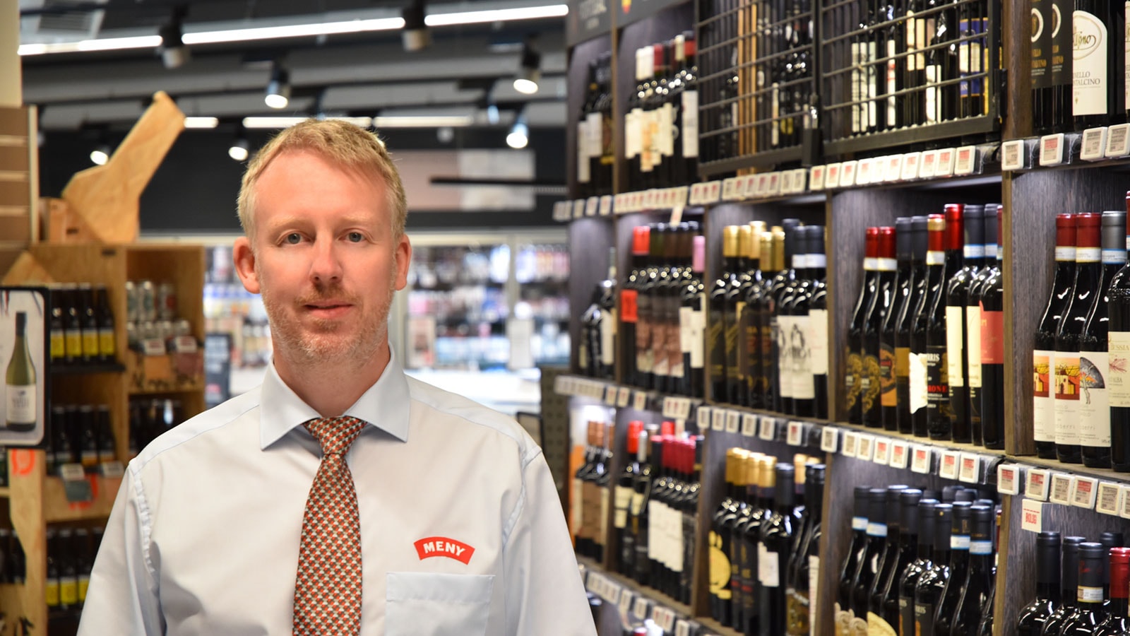 Menu købmand i butikkens vinafdeling
