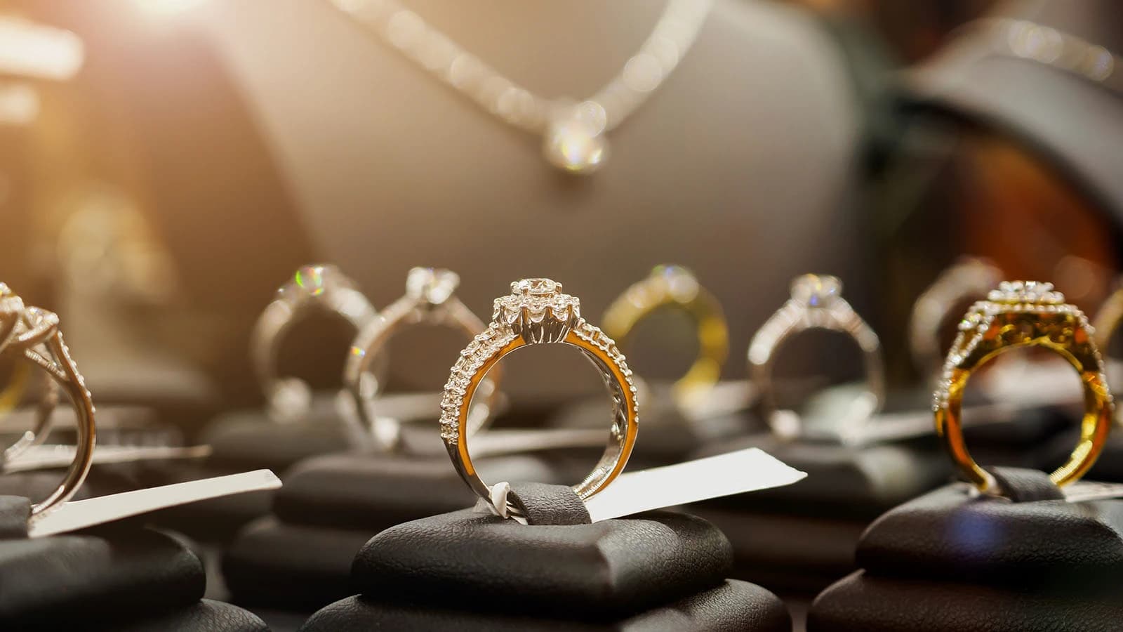 Billige ure og smykker